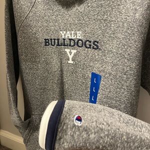 NWT • Yale Bulldogs Hoodie Sweatshirt
